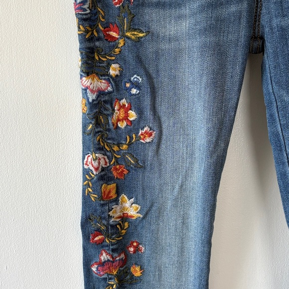 Driftwood Kelly Floral Embroidered Bootcut Jeans 24 - Picture 4 of 9